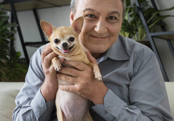 Como los perros mejoran la calidad de vida de las personas mayores